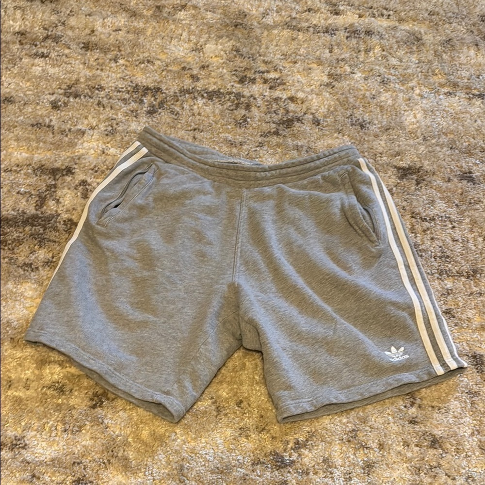 🍍ADIDAS ELASTIC WAIST, zipper pockets🍍SZ XL🍍8” inseam
